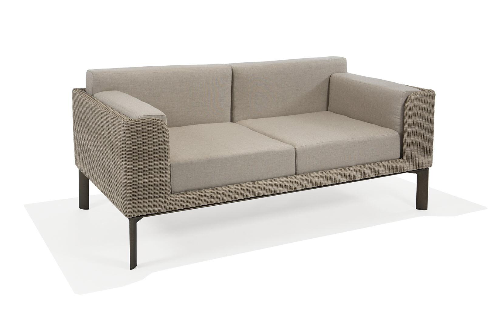  Banyan Bay Stationary Love Seat 