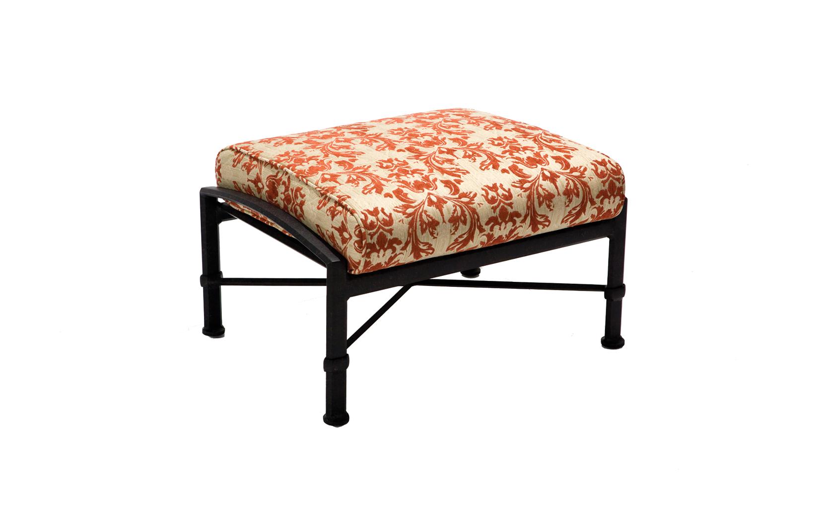  Manor Ottoman 