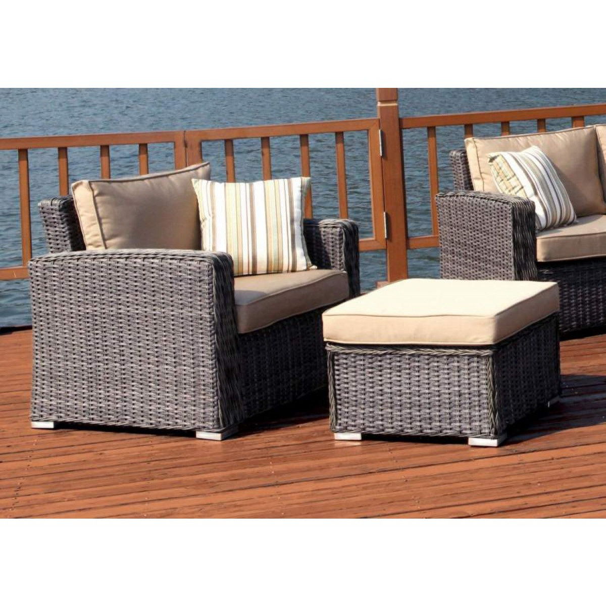 Woodard Ottoman By Woodard 