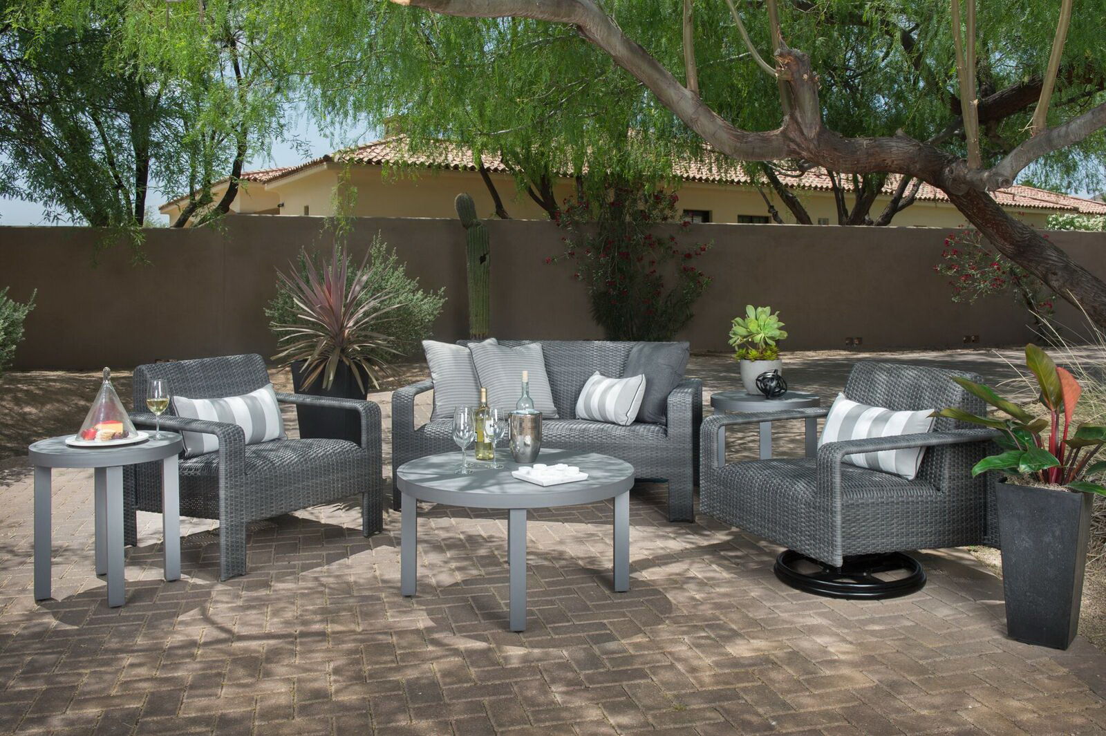 Woodard Darville Woven Living Set 